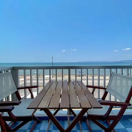 Korali Seaview Apartment, Perea *