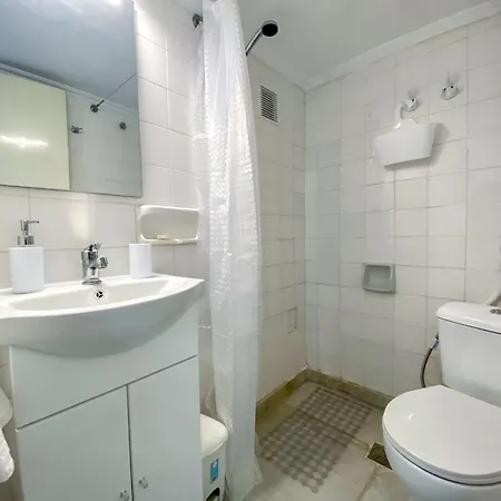 Korali Seaview Apartment, Perea アパート