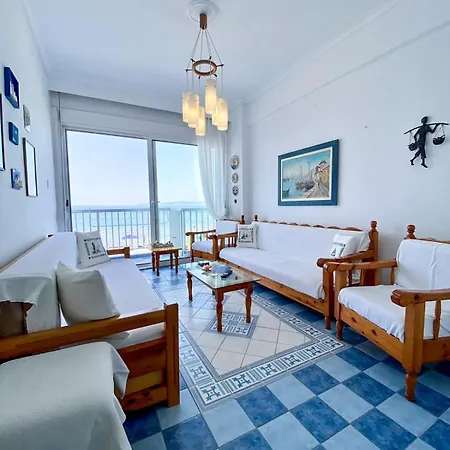 Korali Seaview Apartment, Perea アパート